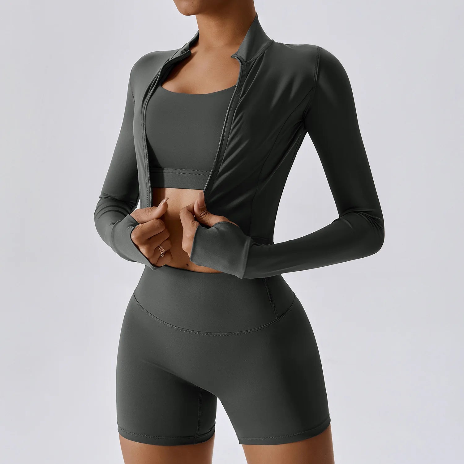 Gymwear Trio – Zipper Crop Top, Push-Up Bra & Leggings